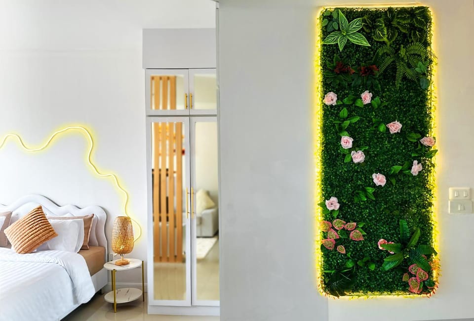 Bed, Decorative detail, Bedroom, wardrobe
