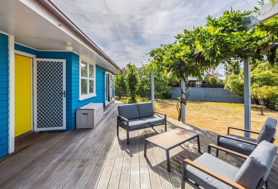 Little Blue Bach, Martinborough House in Martinborough