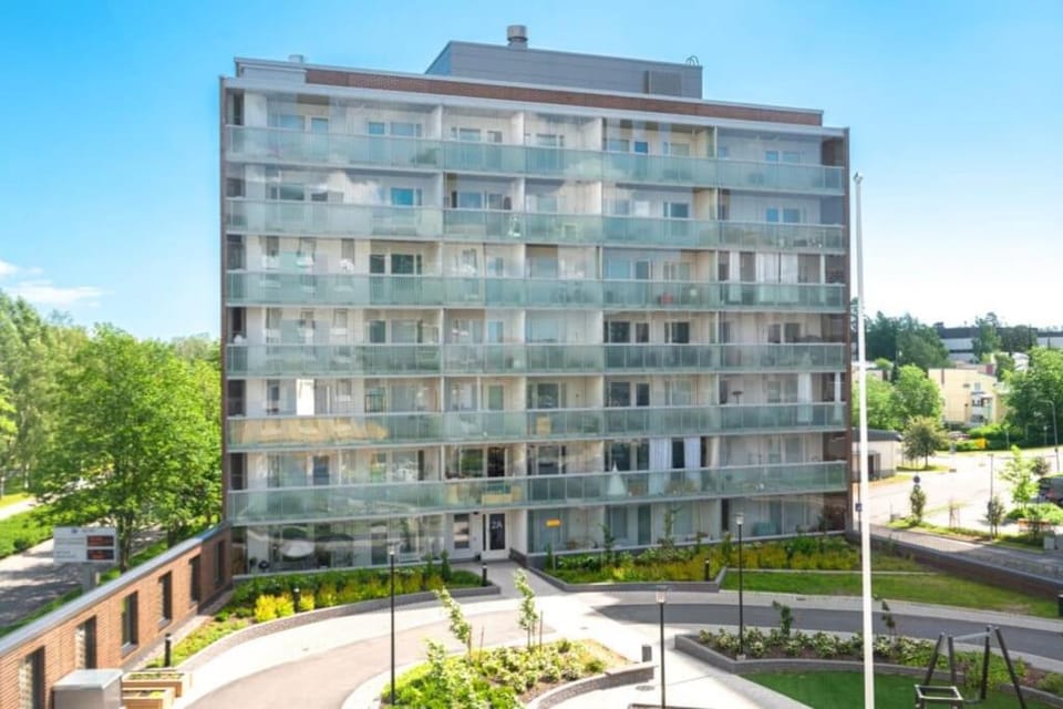 Property building, Day