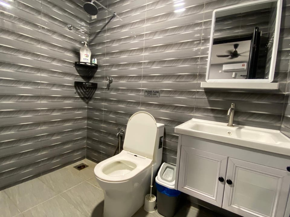 Shower, Toilet, Bathroom