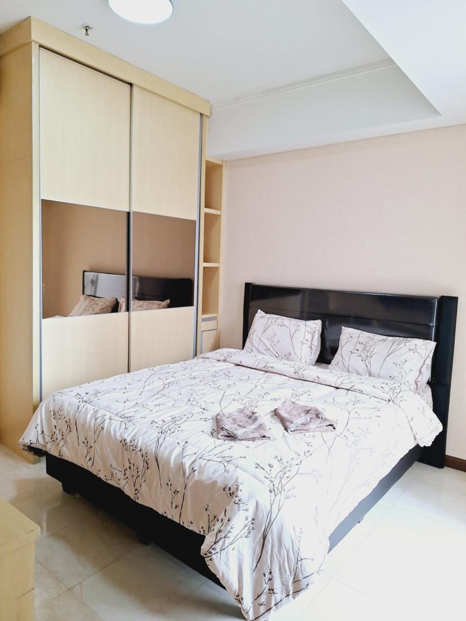 apartemen Royal Mediterania Garden Central Park BT Apartment in Jakarta