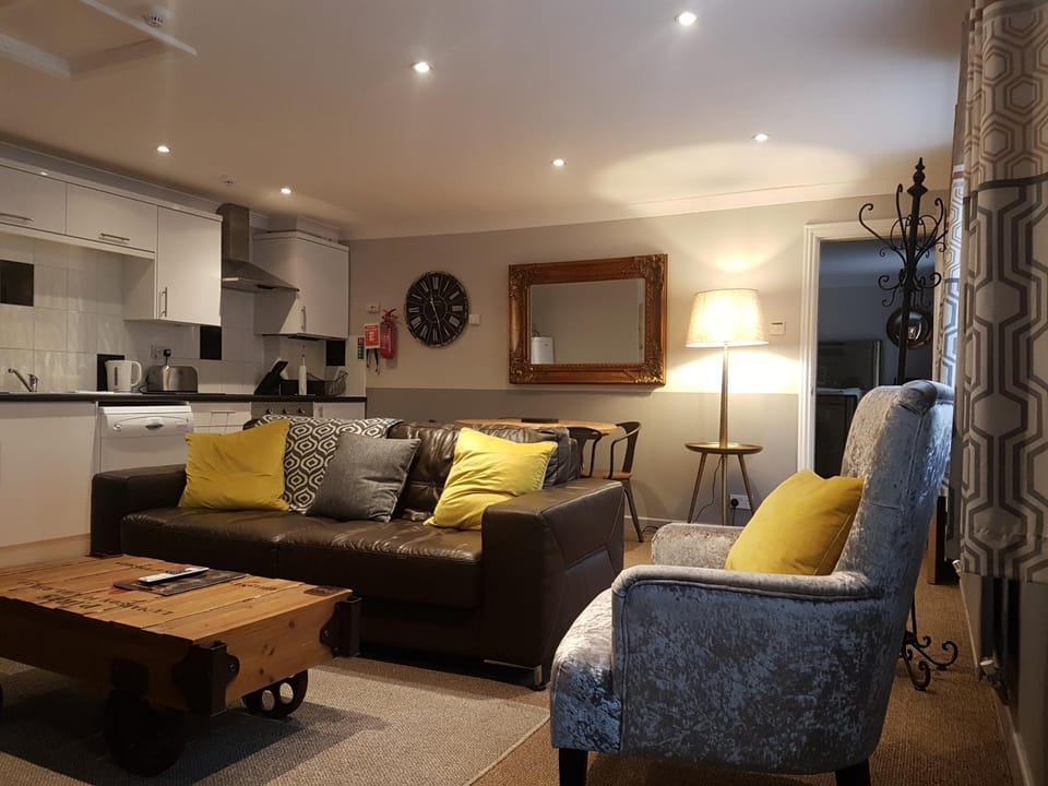 Kitchen or kitchenette, Living room, Dining area