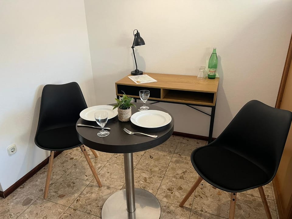 Living room, Dining area, Food, Food