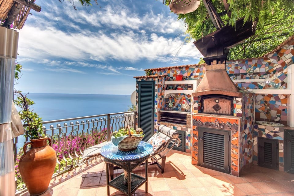 Natural landscape, BBQ facilities, Balcony/Terrace, Sea view