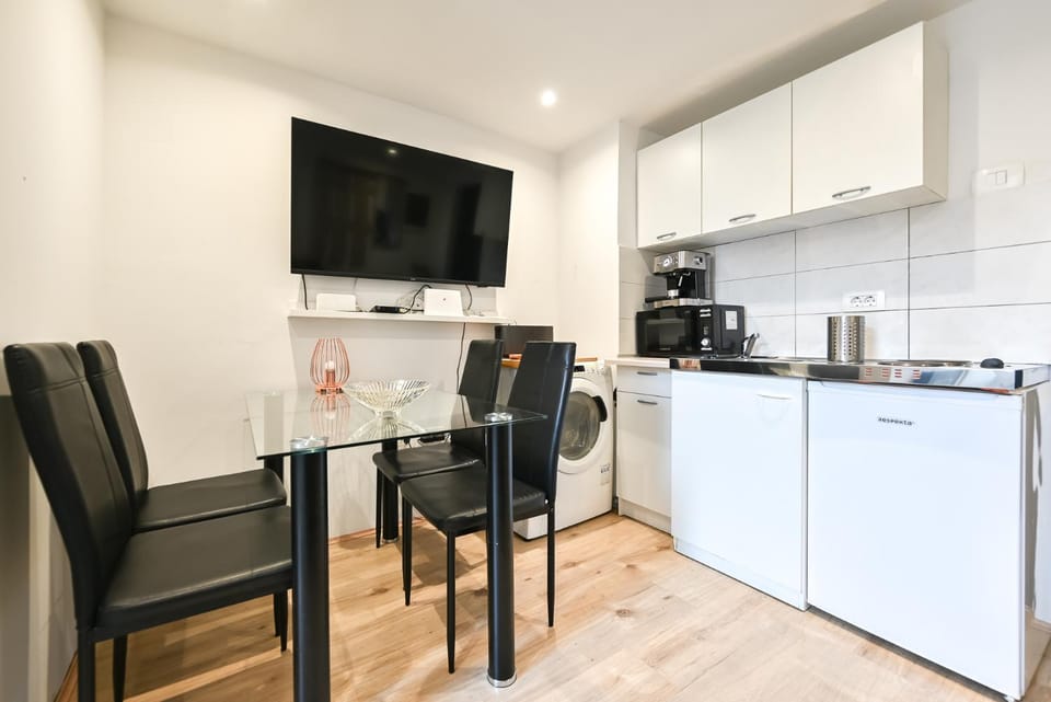 Apartma N'Poznam Tobačna 2 Apartment in Ljubljana