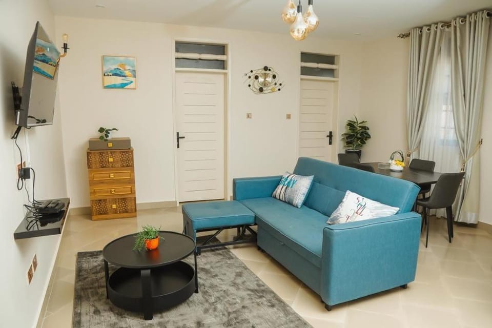 Communal lounge/ TV room, TV and multimedia, Living room, Seating area, Evening entertainment