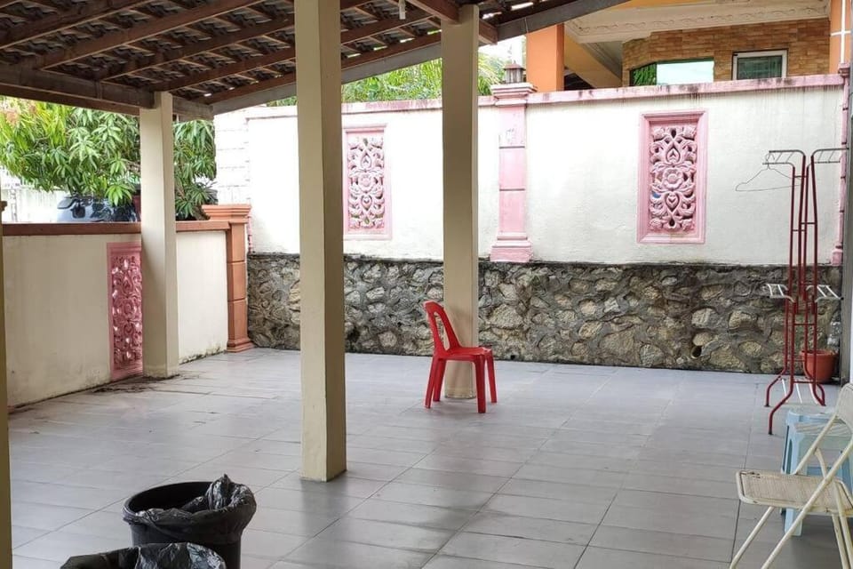 Balinese Villa at Seri Kembangan12 to15 pax House in Selangor, Malaysia