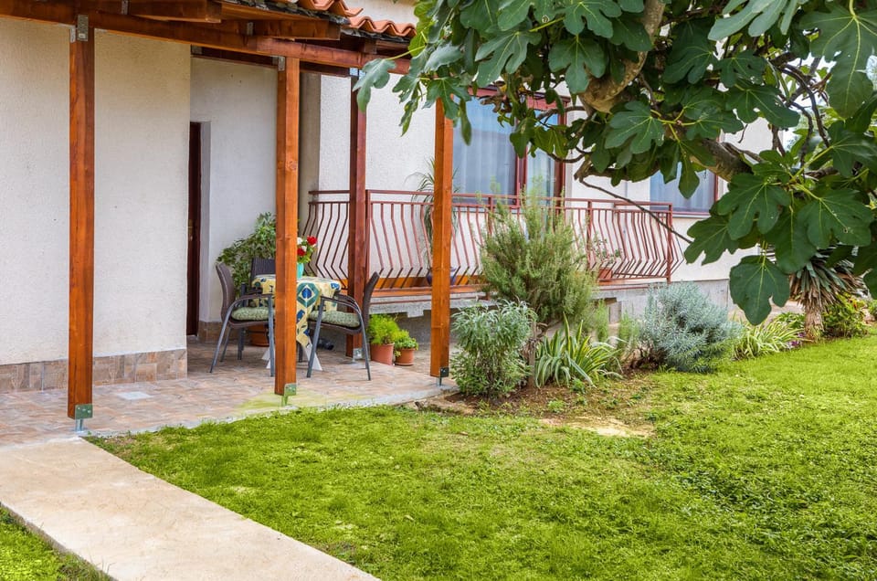 Garden, Garden