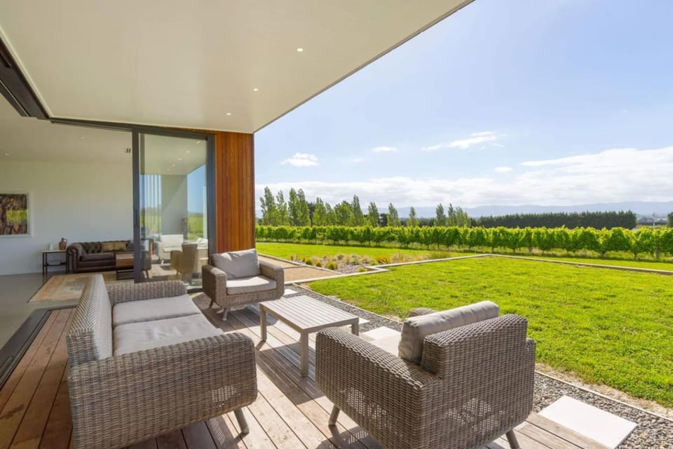 89 In The Vines, Martinborough House in Martinborough