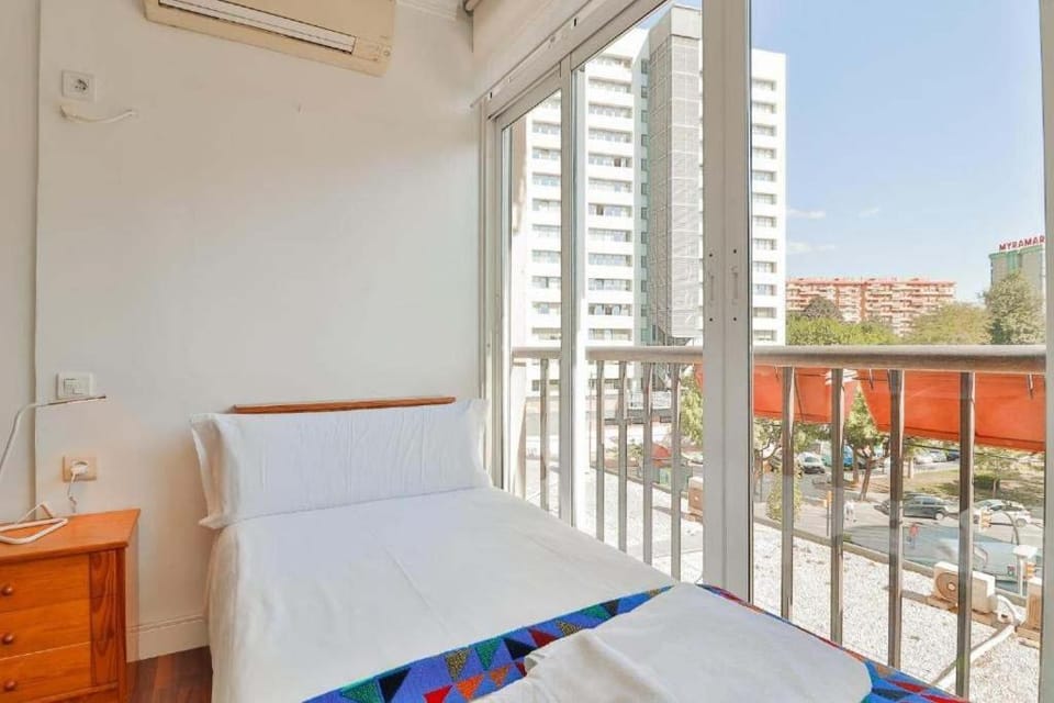 Big apartment, close to train station Apartment in Malaga