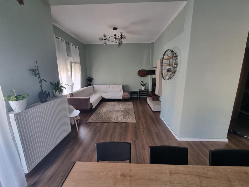 Living room, Photo of the whole room, Seating area, Dining area