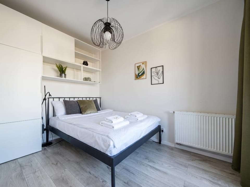 Urban Chic - City Center - One Bedroom Apartment - Opolska Apartment in Poland