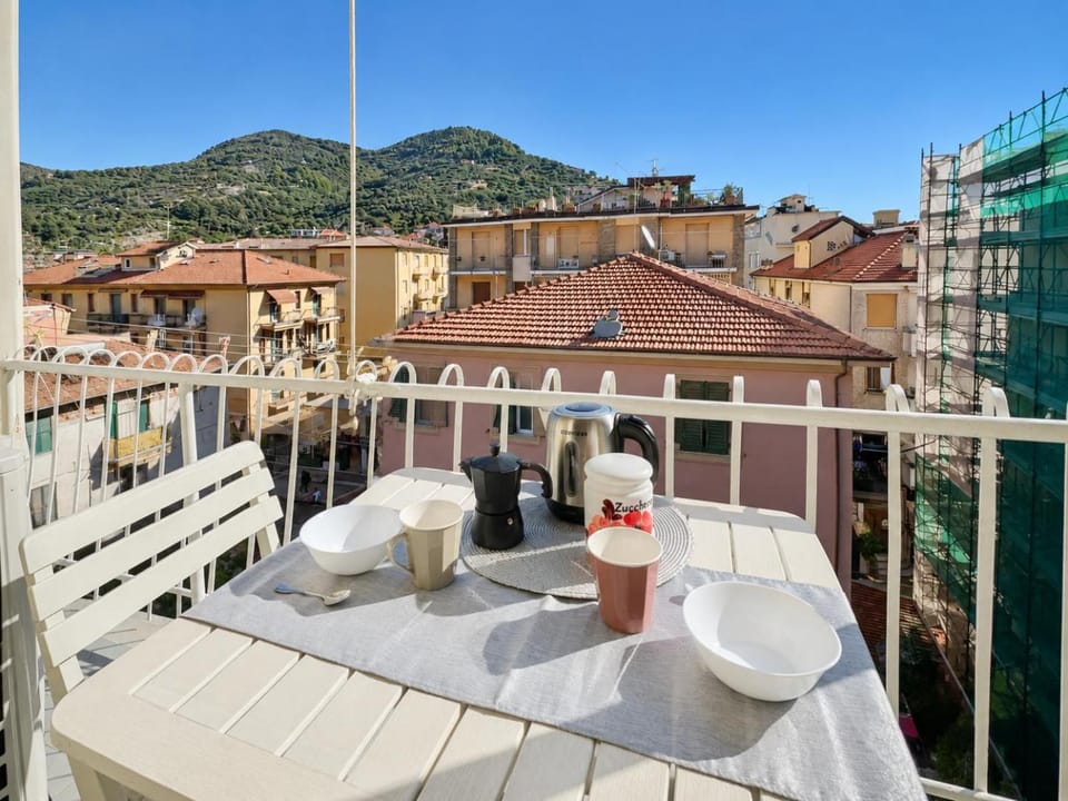 Hostdomus - Ela House Apartment in Finale Ligure