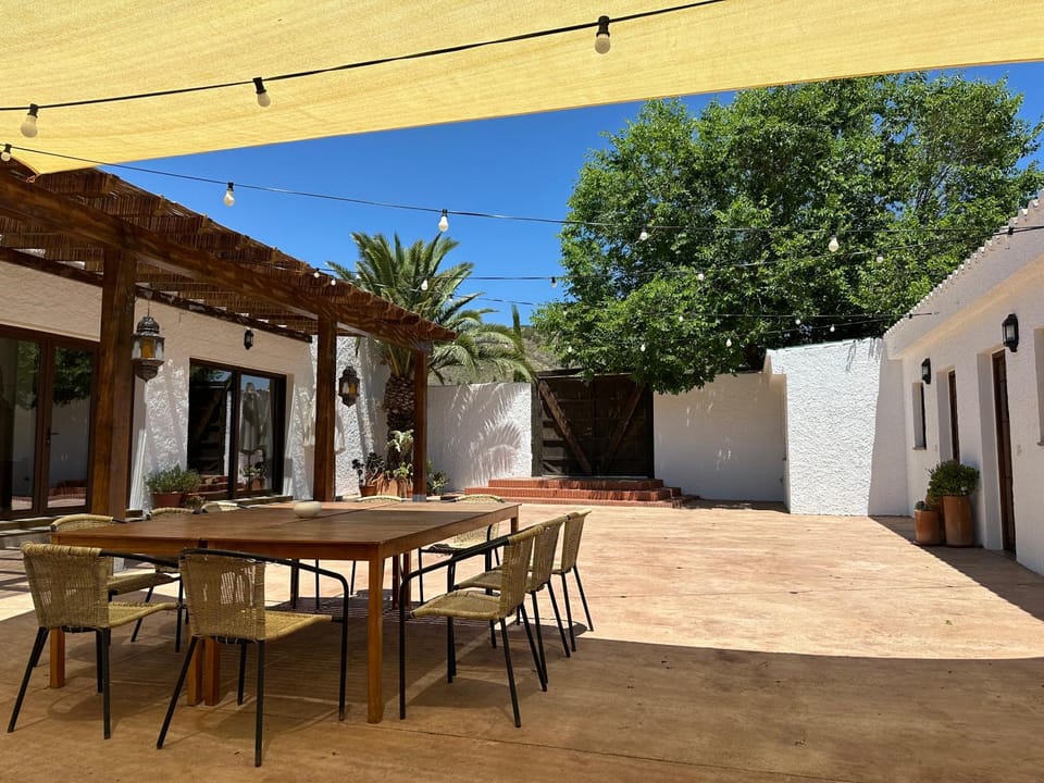 Romántico estudio rodeado de naturaleza con jacuzzi gigante Apartment in La Alpujarra