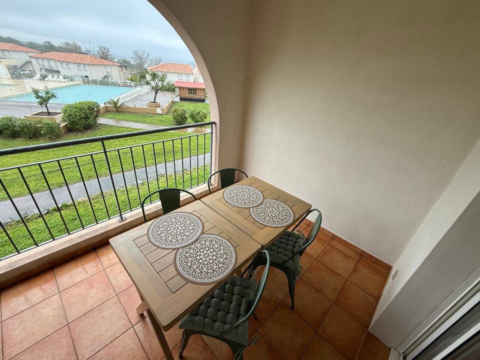 Patio, Natural landscape, View (from property/room), Balcony/Terrace