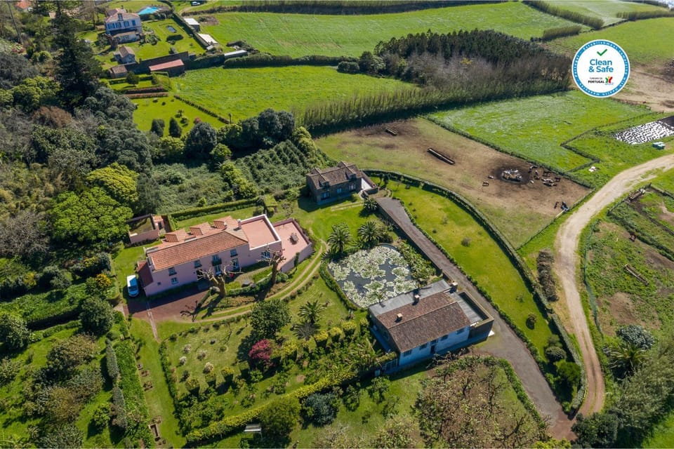 Property building, Bird's eye view, Garden, Garden view