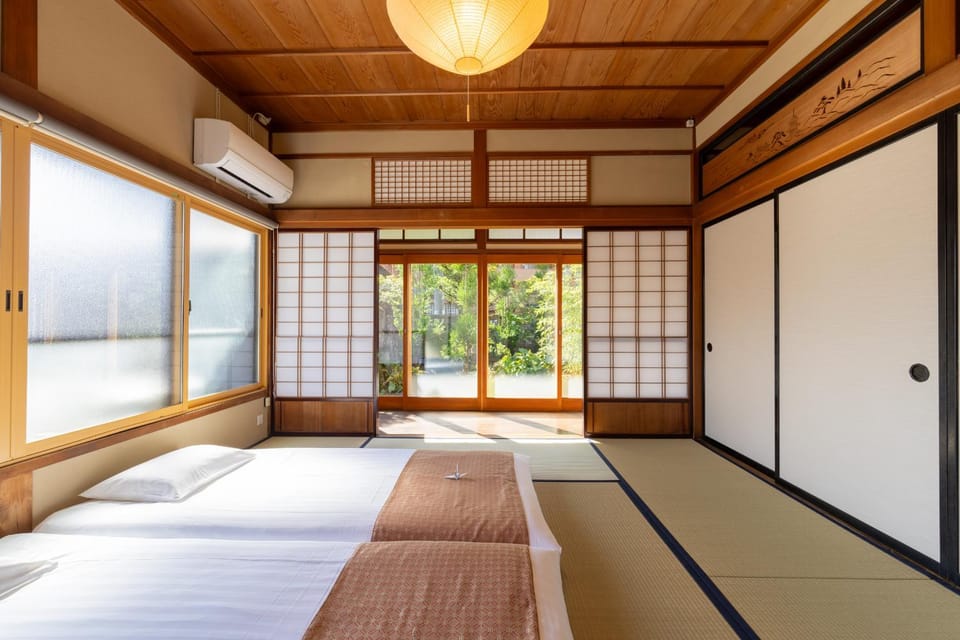 Bed, Bedroom, air conditioner
