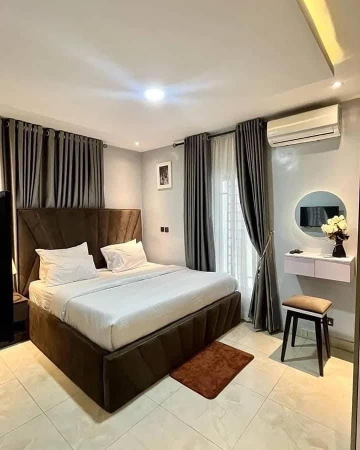 Bed, Photo of the whole room, Bedroom, air conditioner
