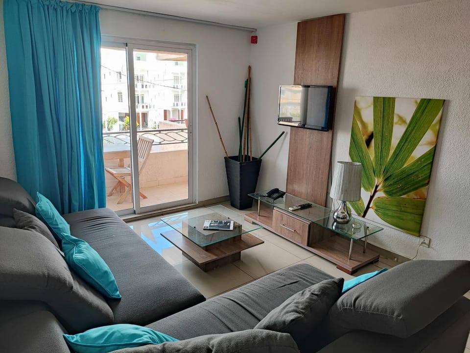 Communal lounge/ TV room, TV and multimedia, Living room