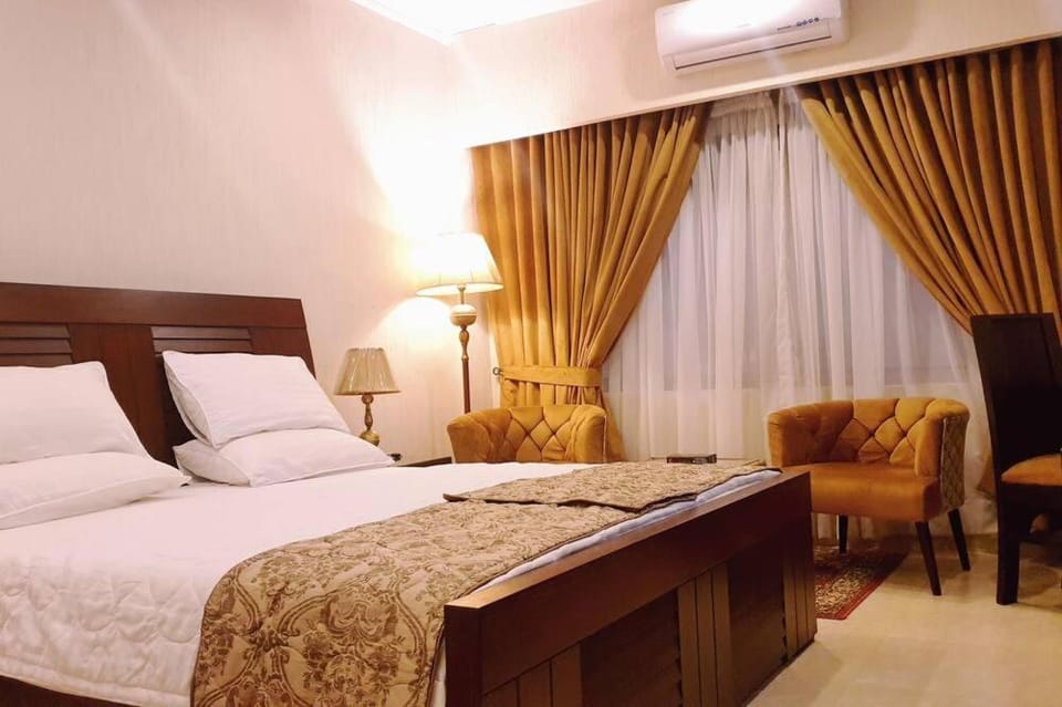 Sunrise Guest House Hotel in Karachi