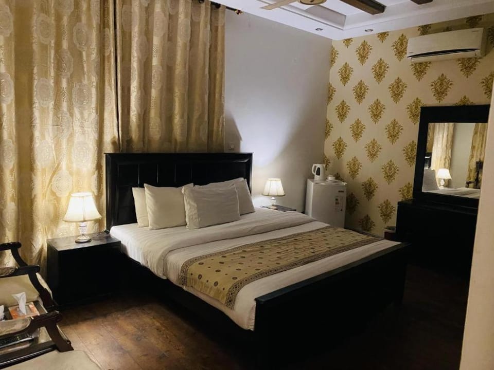 Sunrise Guest House Hotel in Karachi