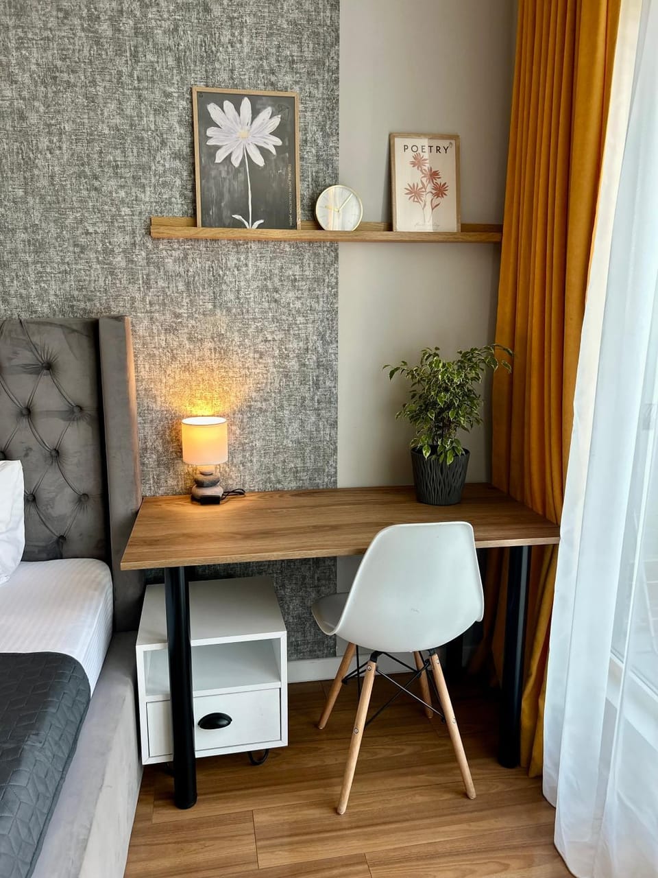 Вид на закат, море и бассейн Apartment in Batumi