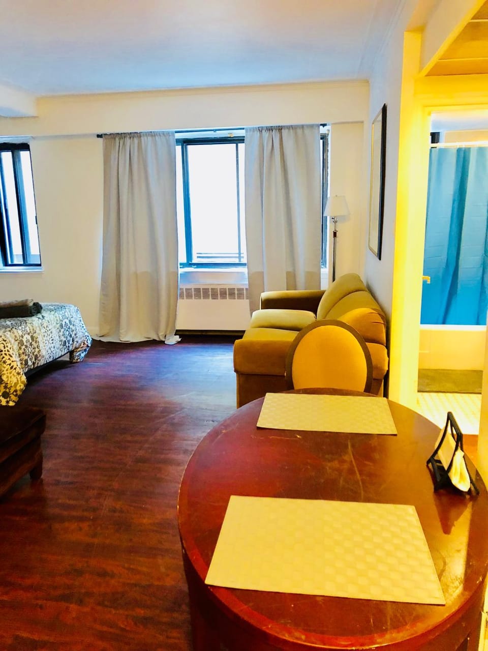 Bed, Living room, Photo of the whole room, Seating area, Bedroom