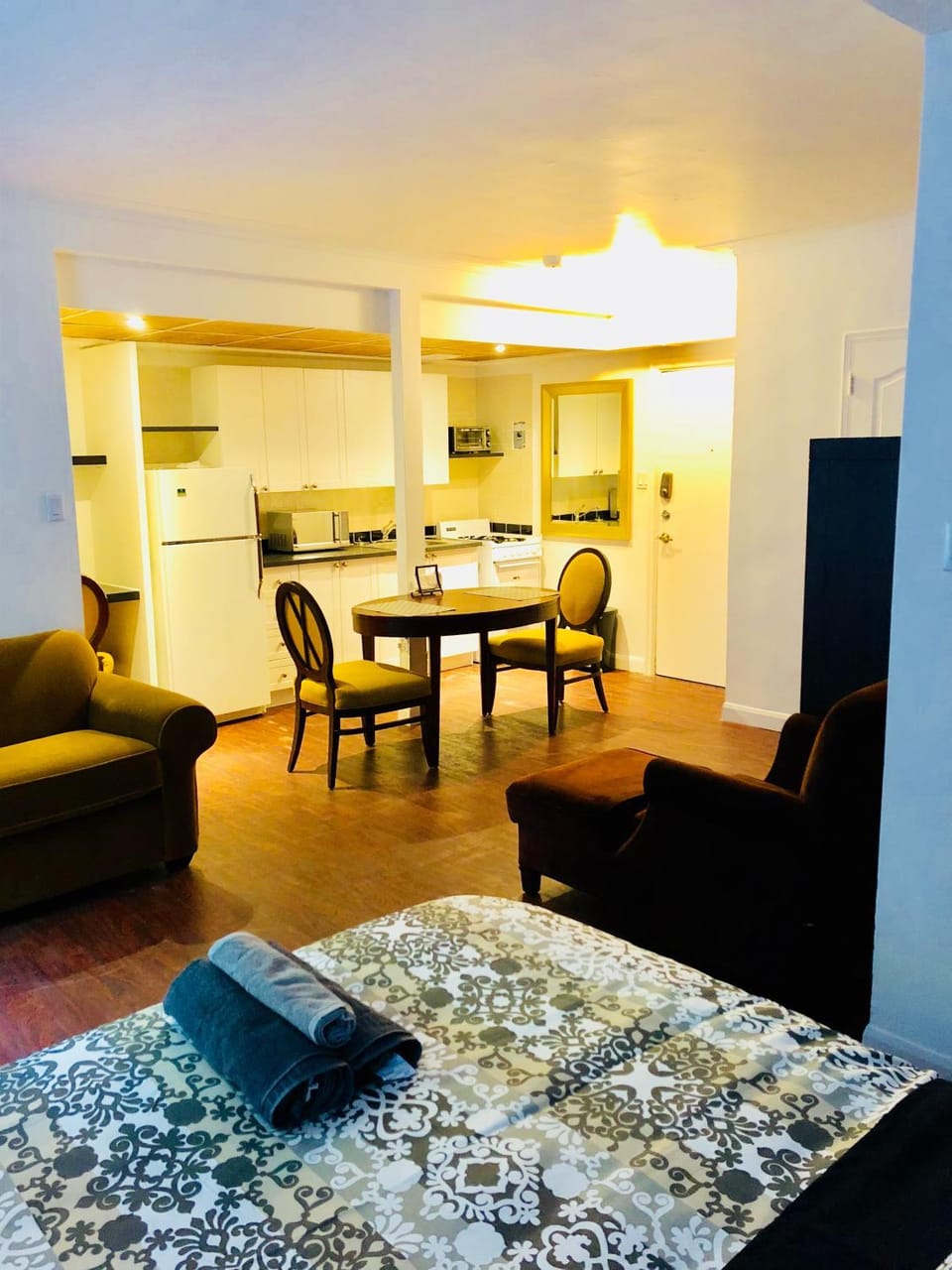 Stylish Montreal Apartment Comfortable Stay in the Golden Square Mile Apartment in Montreal
