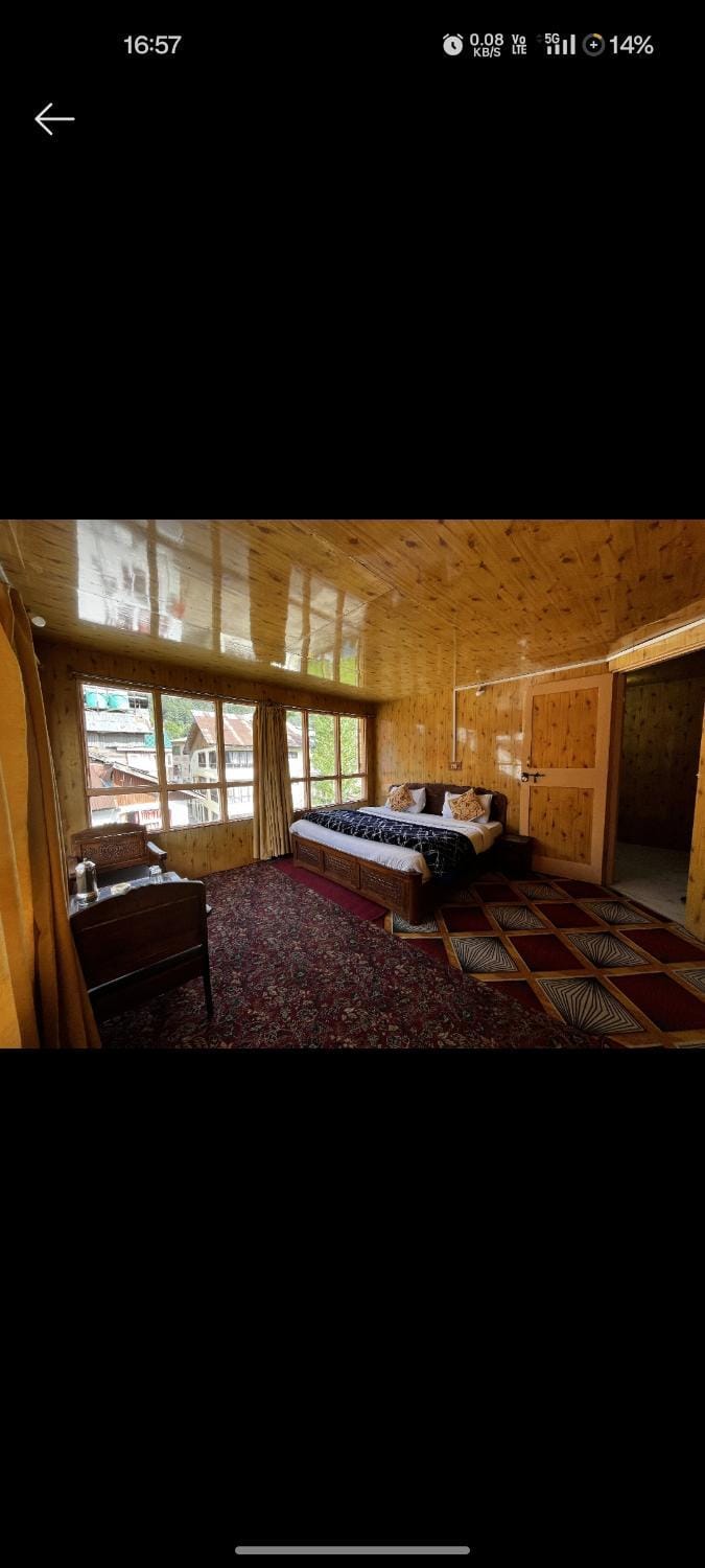 New snow view resort pahalgam Bed and Breakfast in Punjab