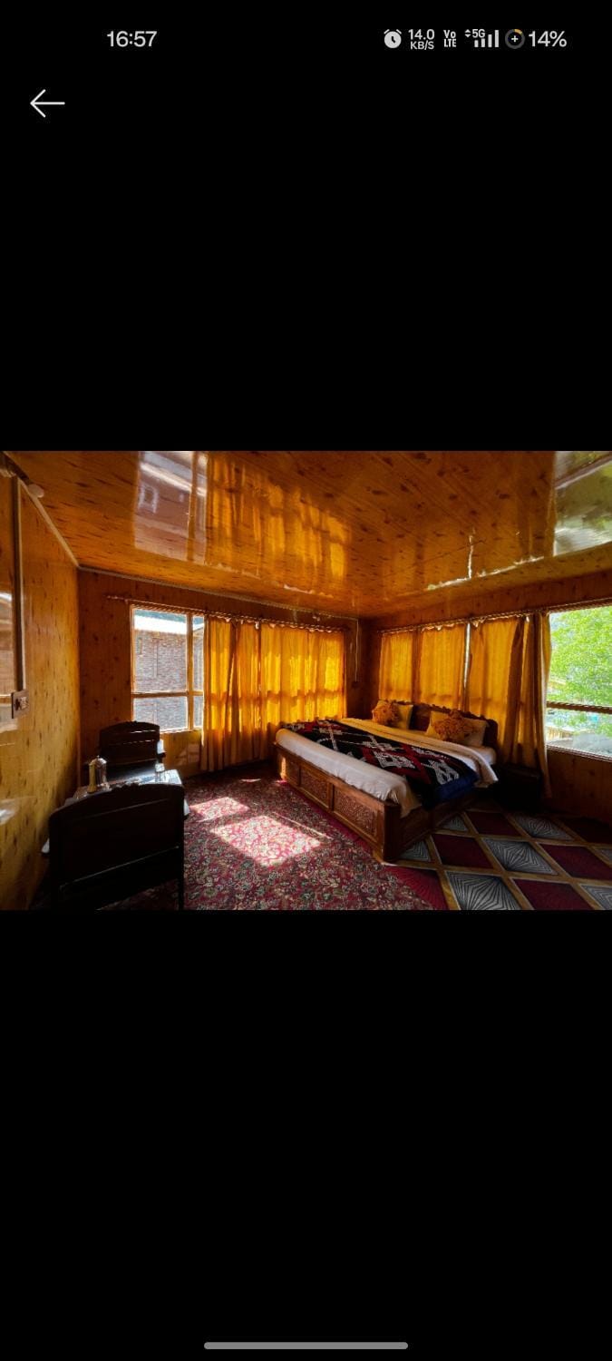New snow view resort pahalgam Bed and Breakfast in Punjab