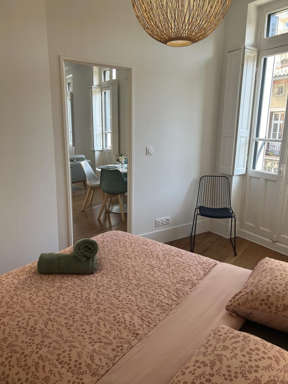 Bed, Photo of the whole room, Bedroom