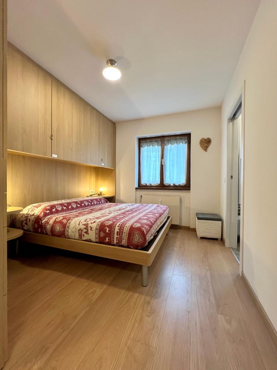 Bed, Photo of the whole room, Bedroom, wardrobe