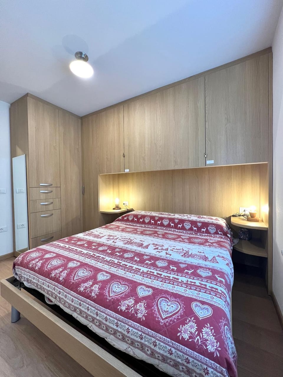 Bed, Photo of the whole room, Bedroom, wardrobe