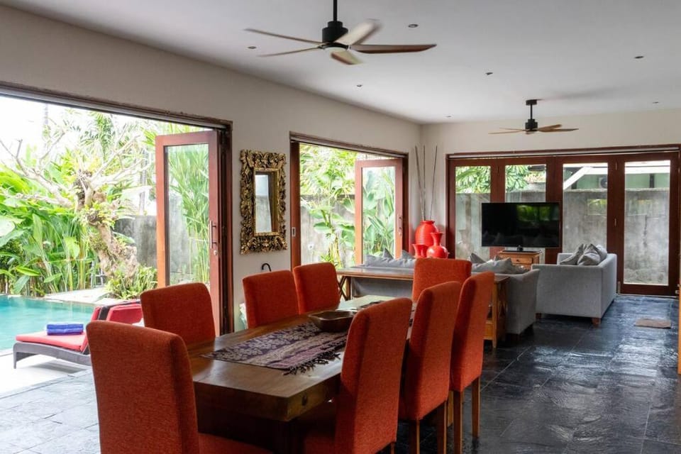 Enchanting Canggu Villa Villa in North Kuta
