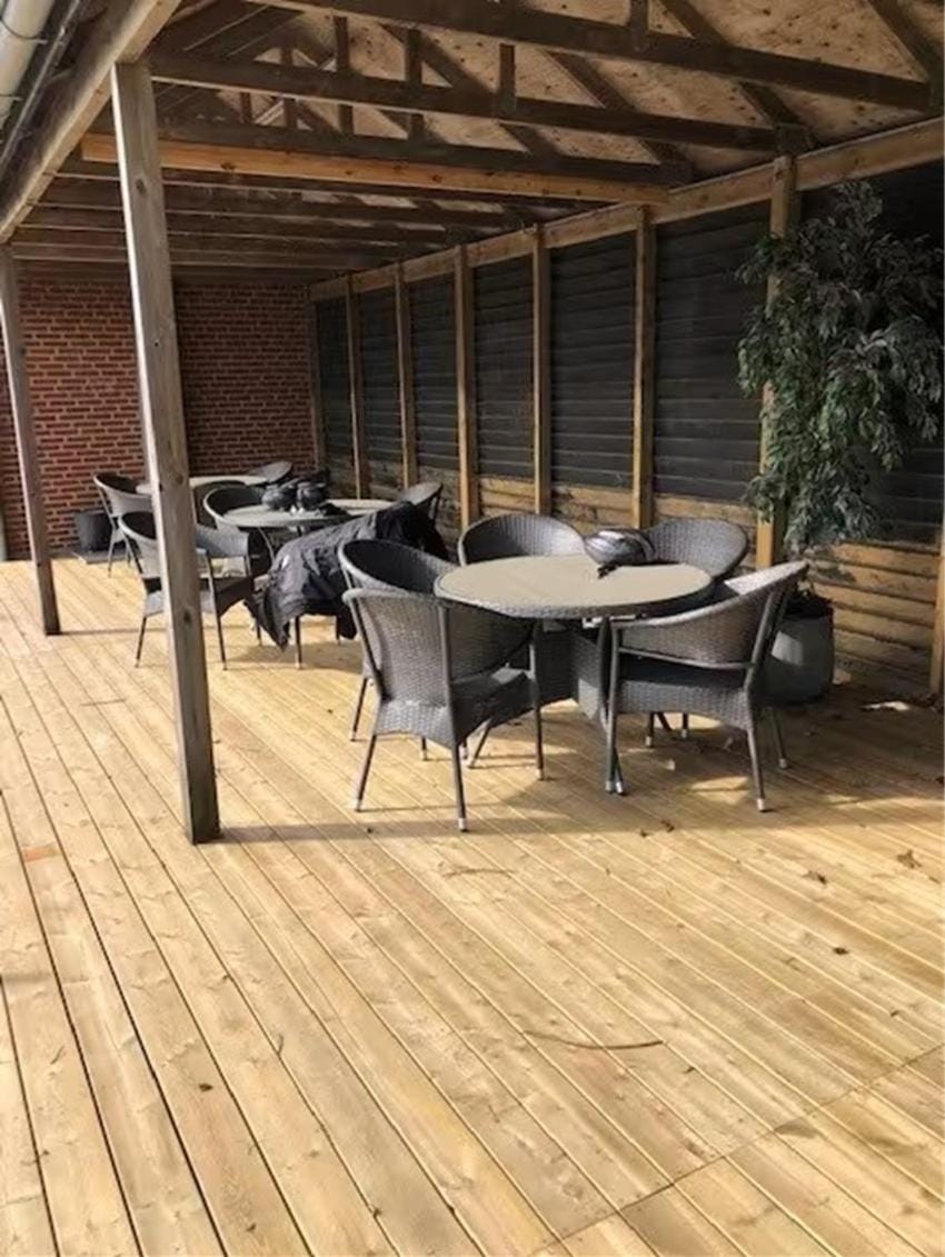 Balcony/Terrace, Area and facilities