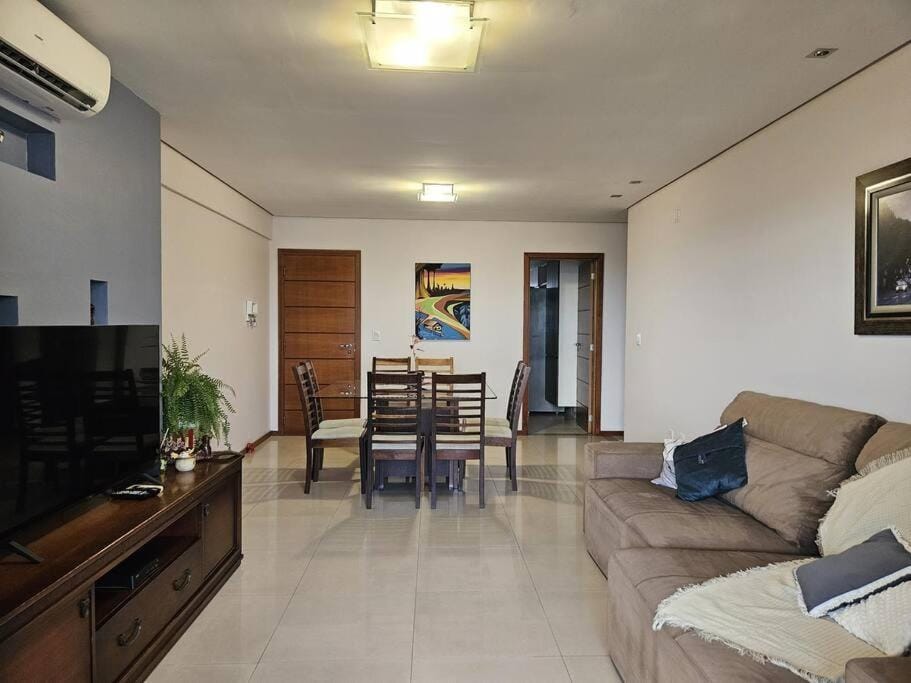 Apt amplo e confortável no umarizal com bela vista da baia Apartment in Belém
