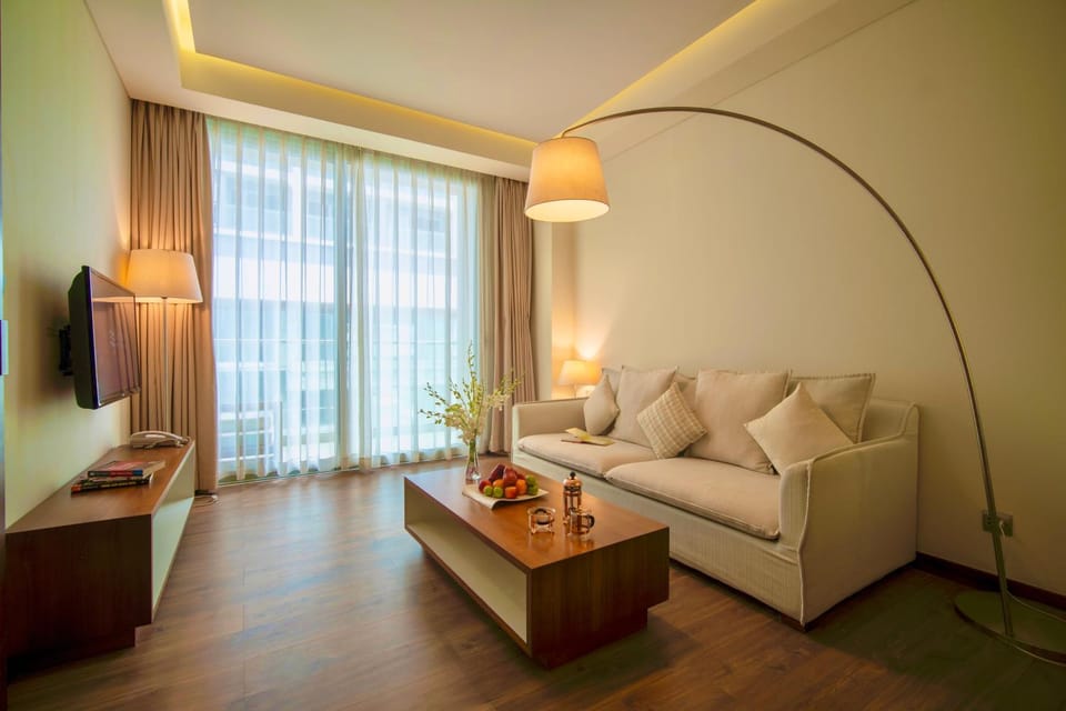 Communal lounge/ TV room, TV and multimedia, Living room, Seating area, Evening entertainment