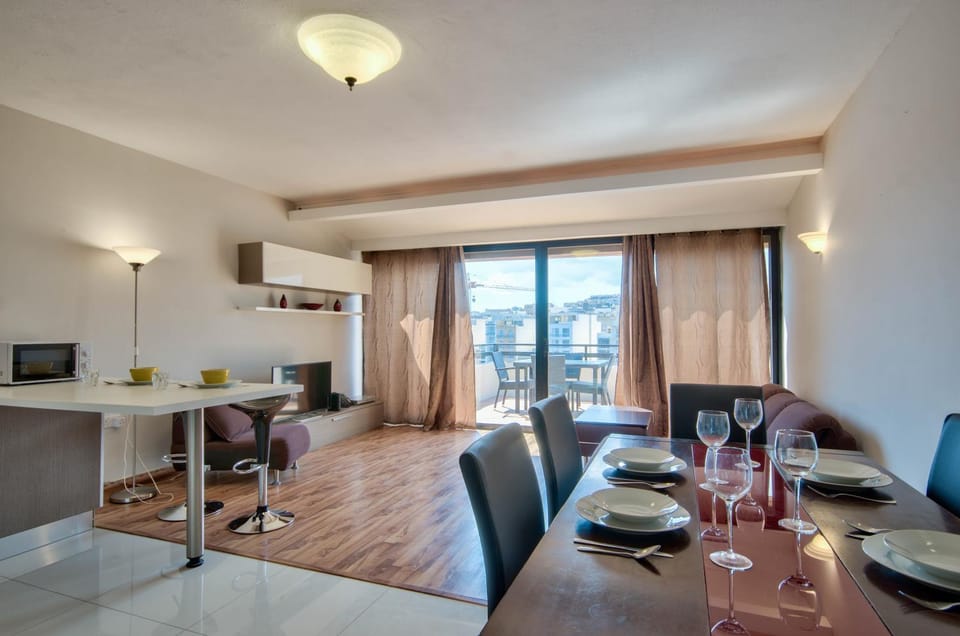 Living room, Dining area