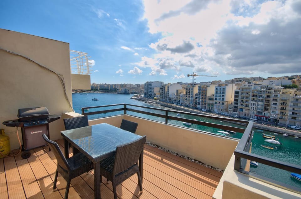View (from property/room), Balcony/Terrace