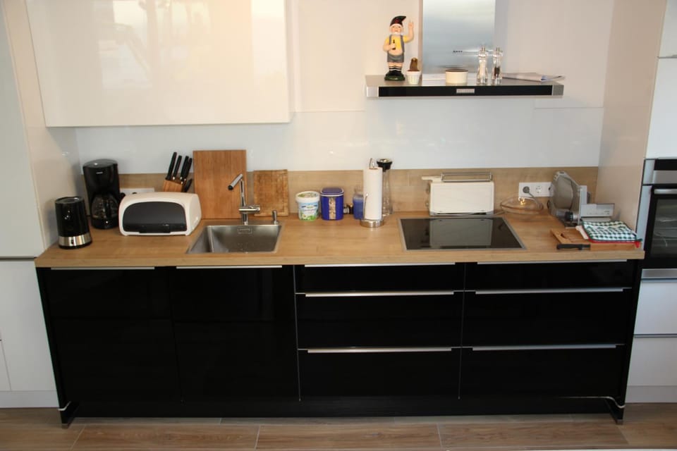 Coffee/tea facilities, Kitchen or kitchenette