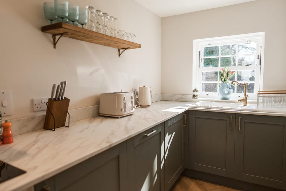 Rosebank Cottage - Hot Tub & Log Stove House in Scotland