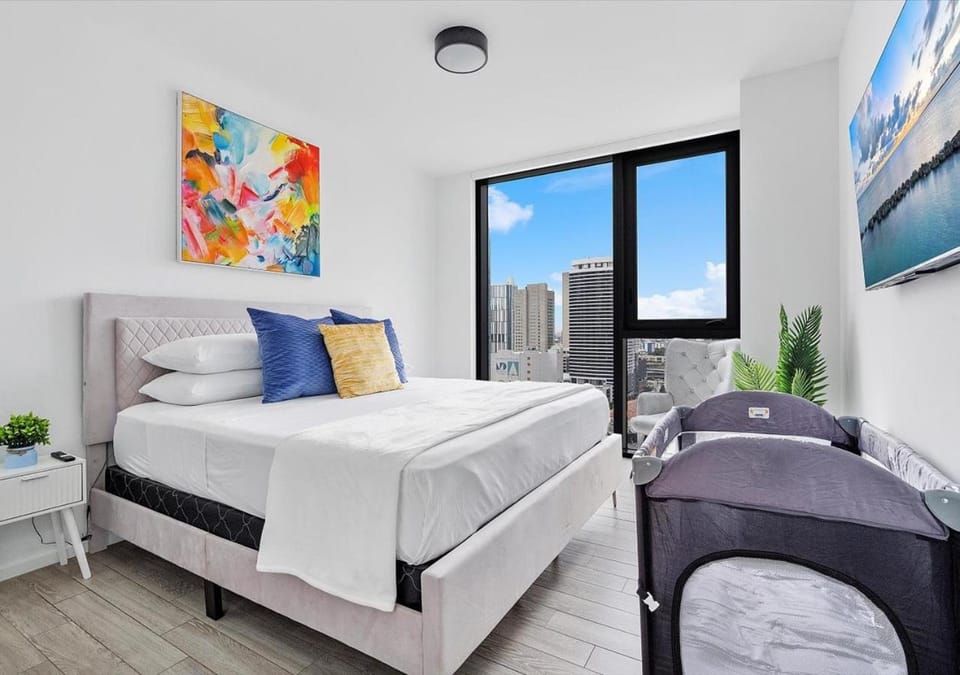 Bed, TV and multimedia, Photo of the whole room, Bedroom, cot