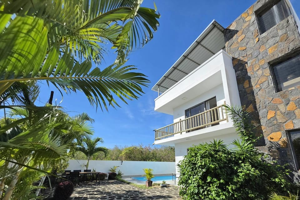 Property building, Natural landscape, Garden, Garden view