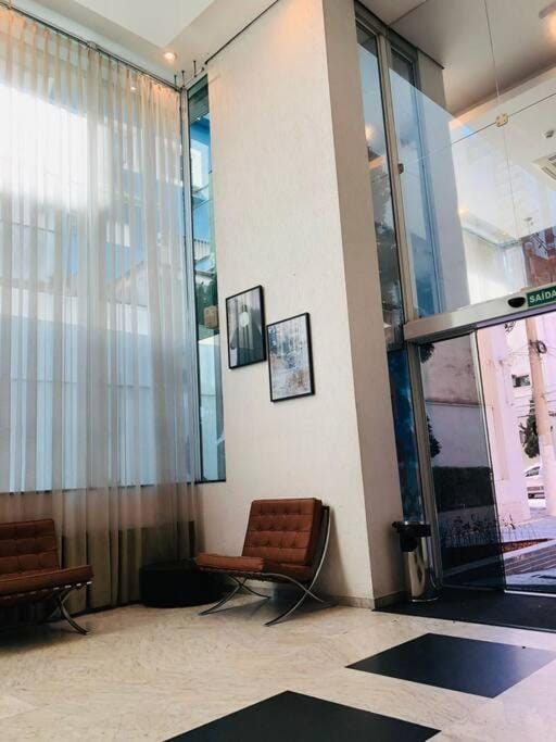 Espaçoso Flat a 5 min da Av Paulista e Metrô Paraíso - Vila Mariana Hotel in Sao Paulo City