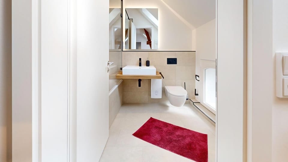 Shower, Toilet, Bathroom, towels