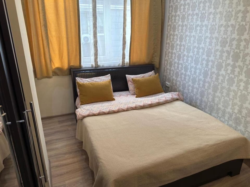 Bed, Bedroom, towels, wardrobe