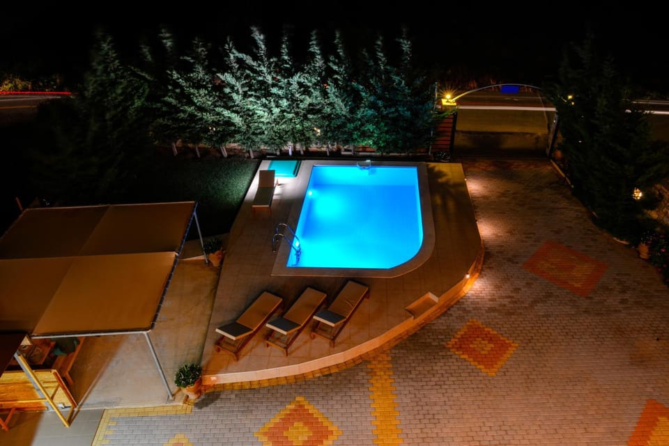Night, Bird's eye view, Garden, Balcony/Terrace, On site, Garden view, Pool view, Swimming pool, Swimming pool