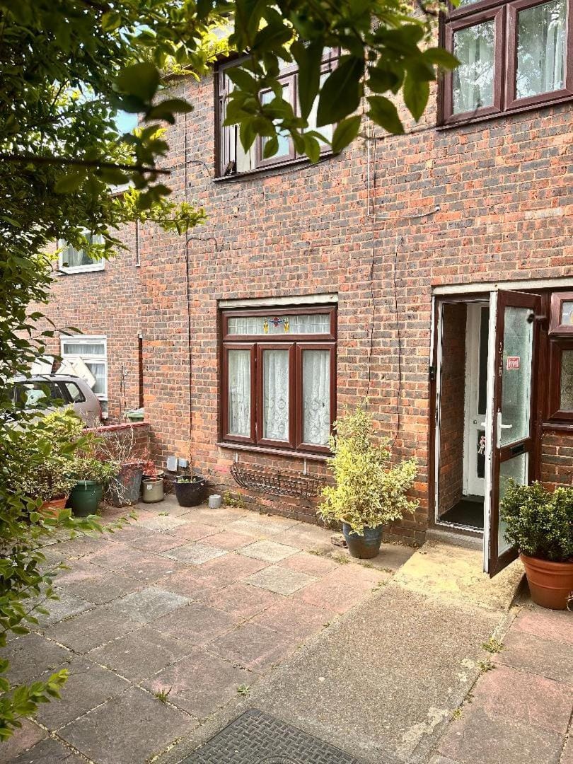 Covenant property limited Vacation rental in London