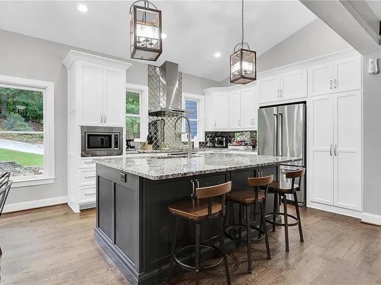 Kitchen or kitchenette, Dining area, stove