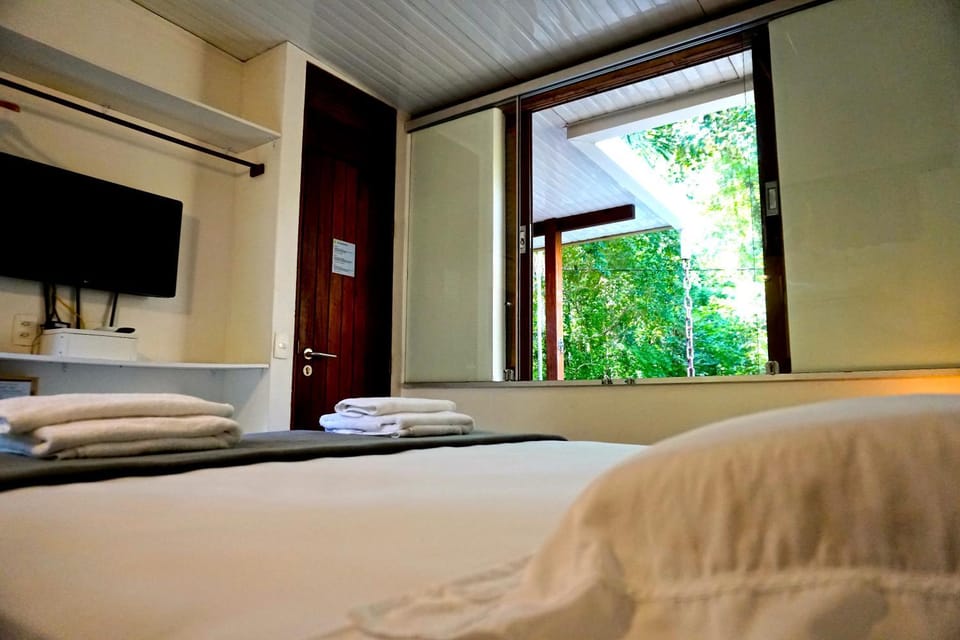 Bed, View (from property/room), Photo of the whole room, Bedroom